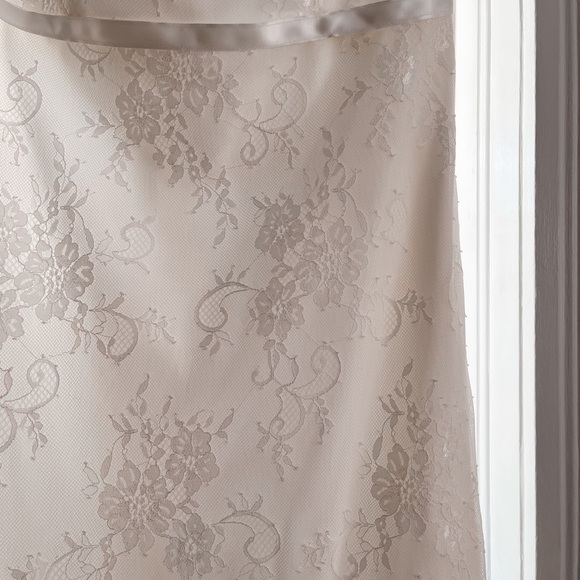 Ivory Lace Strapless Wedding Dress - NWT - Picture 4 of 16